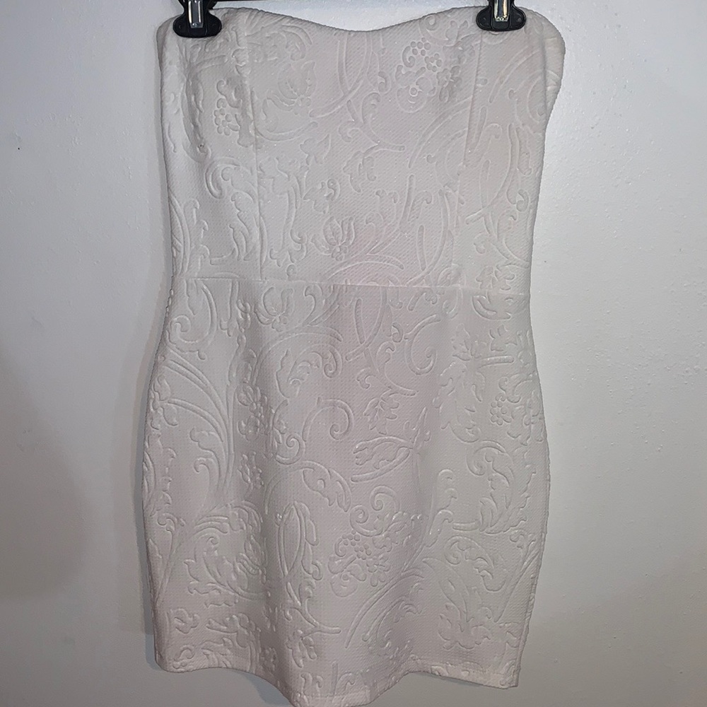Floral strapless body on